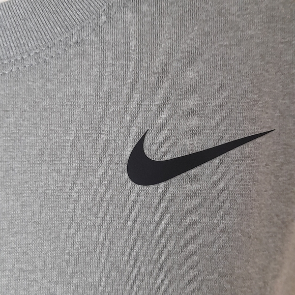 Nike Women's Grey T-Shirt Size M - Picture 4 of 6